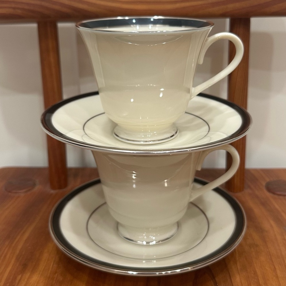 Set of 2 Lenox Black Royale Cup and saucer Made
in USA